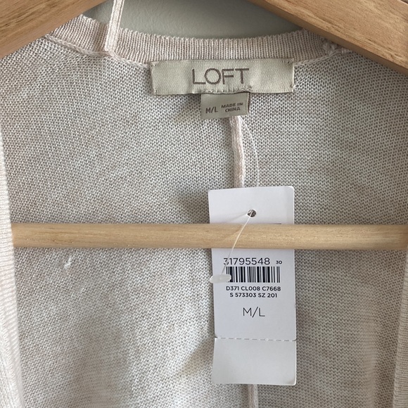 Loft travel sweater wrap Sz M/L beige NWT - Picture 3 of 6